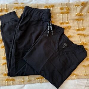 Med Couture Women’s Scrub Set